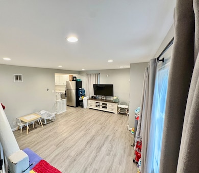 724 Mohawk Dr, Round Lake Heights, IL 60073 - photo 6