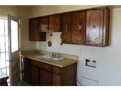 320 Yolanda Dr, El Paso, TX 79915 - photo 5