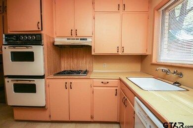 1312 1312 Powers Dr, Tyler, TX 75701 - photo 6