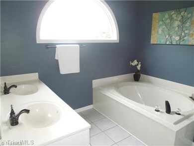 Master Bath/Spa.