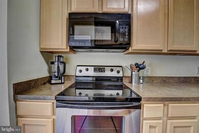 22763 Fountain Grove Square, Ashburn, VA 20148 - photo 3