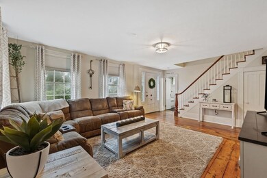 586 Elm St, South Dartmouth, MA 02748 - photo 4