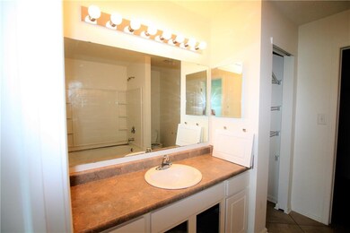 12792 Vikings Ln, Fishers, IN 46037 - photo 2