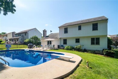 911 Pennsylvania St, Whitehall, PA 18052 - photo 5