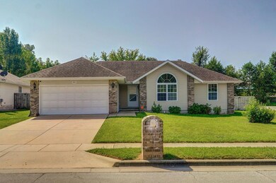 902 W Dustin Ln, Nixa, MO 65714 - photo 2