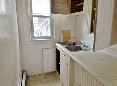 581 Rockingham St, Berlin, NH 03570 - photo 6