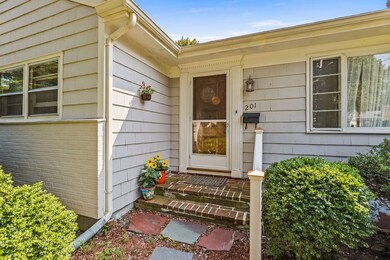 201 Captain Peirce Rd, Scituate, MA 02066 - photo 5