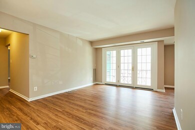 3874 Lyndhurst Dr unit 204, Fairfax, VA 22031 - photo 6