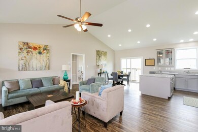 19 Moonstone Dr, Kearneysville, WV 25430 - photo 3