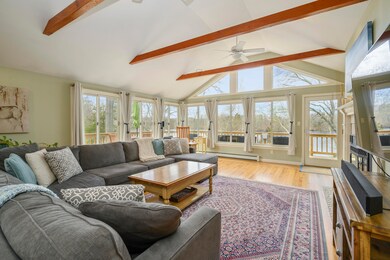 004-photo-living-room-8272273