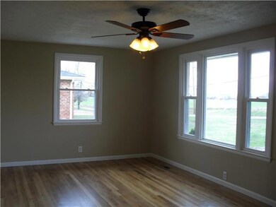 208 Victor Reiter Pkwy, Portland, TN 37148 - photo 4