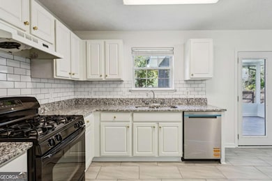 300 Carrington Way, Canton, GA 30115 - photo 3