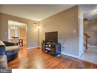 1015 Leanne St, Reading, PA 19605 - photo 4