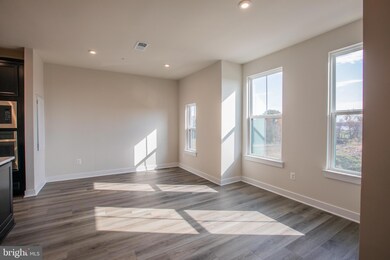 10010 American Pharoah Ln unit B, Laurel, MD 20723 - photo 4