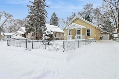 1411 Idaho St, Des Moines, IA 50316 - photo 2