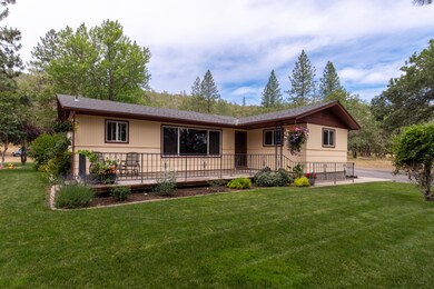 6201 Castle Terrace, Central Point, OR 97502 - photo 3