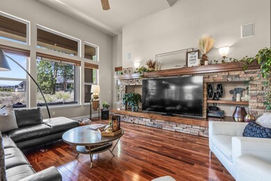 Gas fireplace w/stone surround