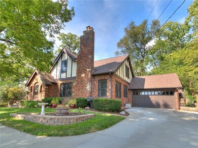 6119 Hickman Rd, Des Moines, IA 50322 - photo 2