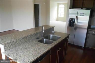 8704 Sagebrush Ln, Laurel, MD 20724 - photo 2