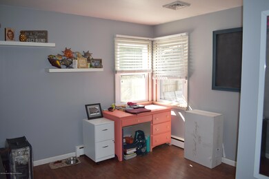 242 WILLOW BEDROOM 2