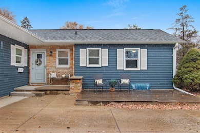 1719 S Perkins St, Appleton, WI 54914 - photo 2