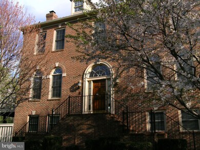 3901 Barcroft Mews Ct, Falls Church, VA 22041 - photo 2