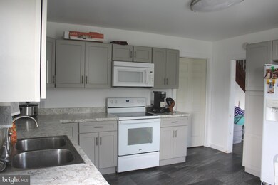 226 N West St, Williamstown, PA 17098 - photo 7