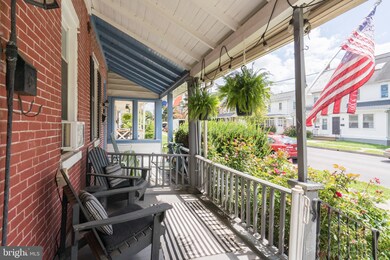 39 E 3rd St, Lansdale, PA 19446 - photo 4