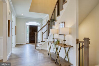 11018 Oakton Rd, Oakton, VA 22124 - photo 4