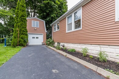 Exterior / Garage