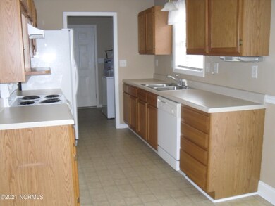 125 Eagle Trail kitchen
