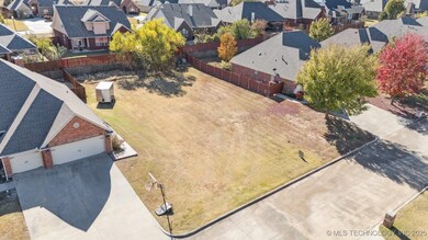 921 Cypress Dr, Ada, OK 74820 - photo 4