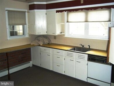 644 E 4th St, Boyertown, PA 19512 - photo 3