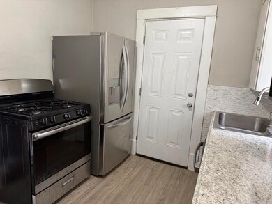 913 Bryant St, Kalamazoo, MI 49001 - photo 6