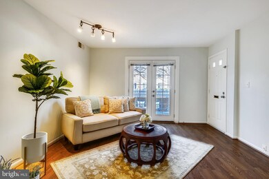 2641 S Walter Reed Dr unit C, Arlington, VA 22206 - photo 3