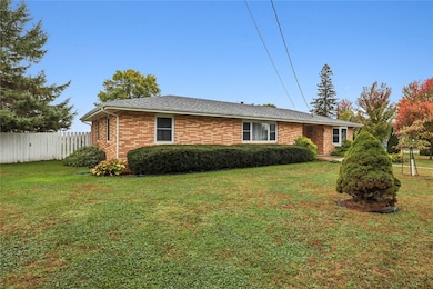 802 E 12th St, Vinton, IA 52349 - photo 4