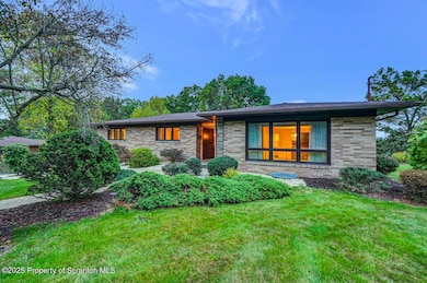 446 Kennedy Dr, Archbald, PA 18403 - photo 2