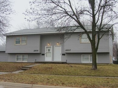 2507 W 4th St unit 2, Cedar Falls, IA 50613 - photo 5