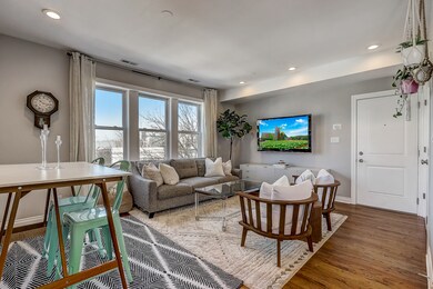 2243 W Ainslie St unit 22433W, Chicago, IL 60625 - photo 2