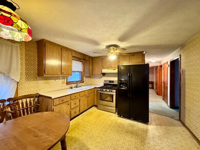 49 Eastview Rd, Hopkinton, MA 01748 - photo 2