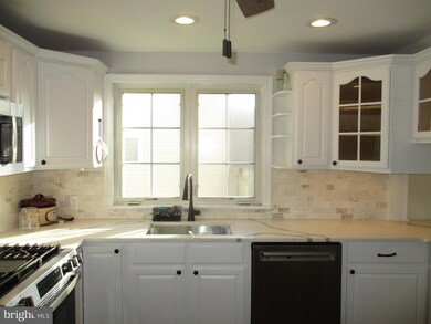 121 Hoover Ave, Trenton, NJ 08619 - photo 3