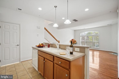 2531 Eastbourne Dr unit 252, Woodbridge, VA 22191 - photo 6