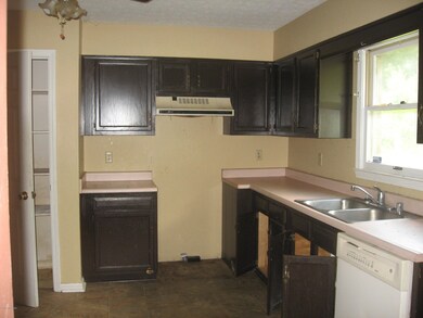 435 Church St, Lebanon Junction, KY 40150 - photo 4