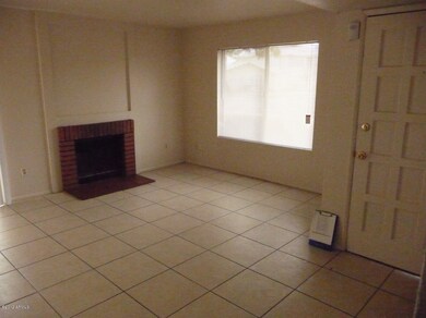 3 bed / 2 bath LR