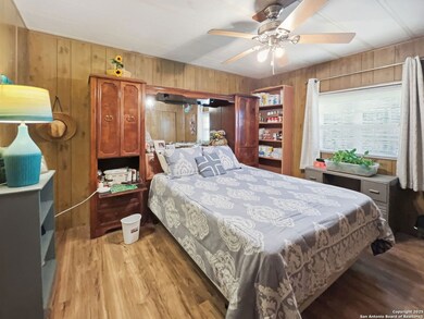 1000 Lakeshore Ln, Bandera, TX 78003 - photo 5