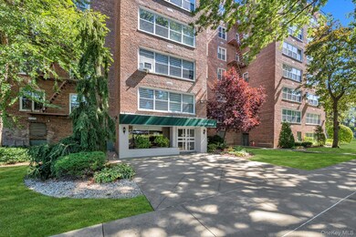 Bell Apartments unit 4B, Bayside, NY 11360 - photo 2