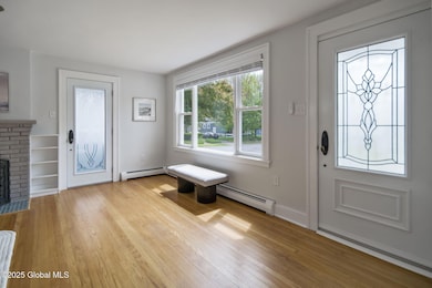 Interior 01