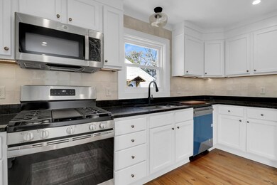 7 Kitchen 2