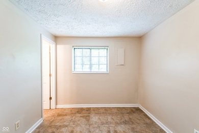 6523 Woodmere Cir, Indianapolis, IN 46260 - photo 7