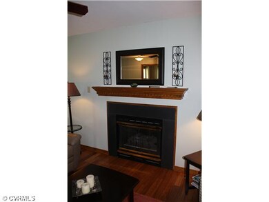 Den/Family/Great Room - Gas fireplace offers a swi